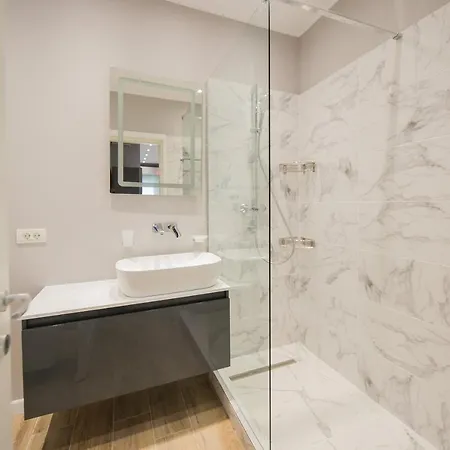 Promenada Apartments Side View Апартаменты Нэводари