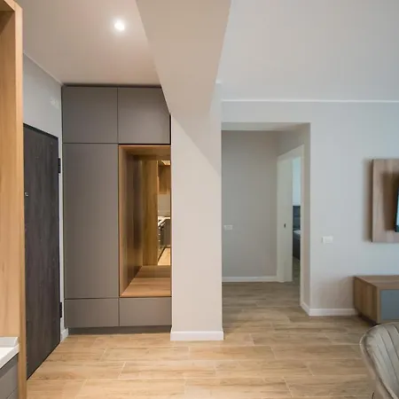 Апартаменты Promenada Apartments Side View Нэводари