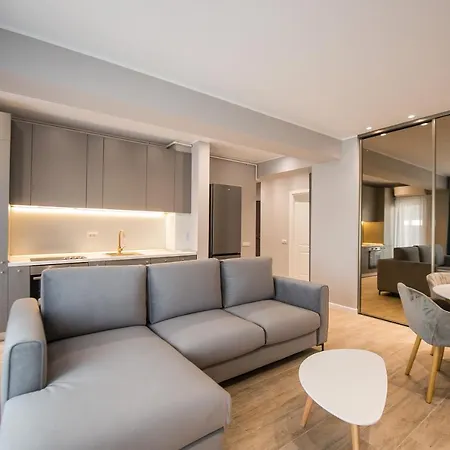 Promenada Apartments Side View * Нэводари