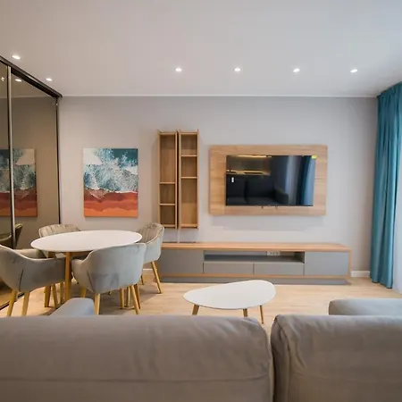 Promenada Apartments Side View Апартаменты